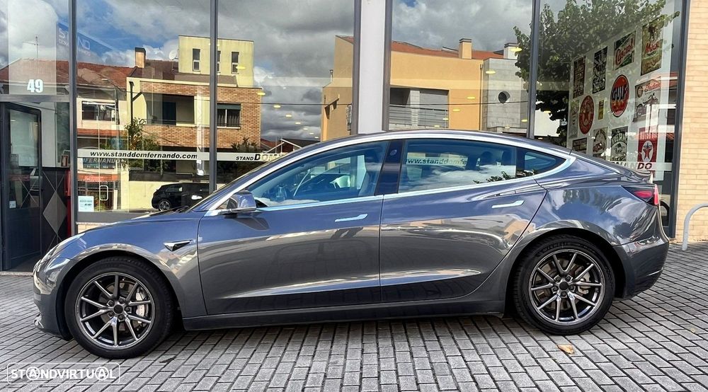 Tesla Model 3 - 3