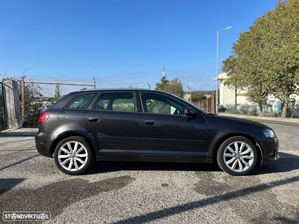 Audi A3 Sportback 1.6 TDI B.Line Attraction - 3