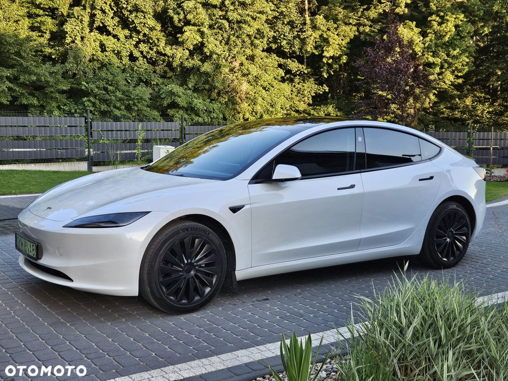 Tesla Model 3 - 8