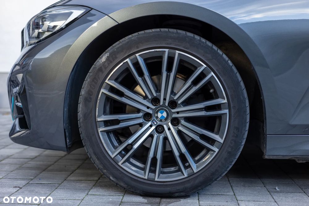 BMW Seria 3 320i xDrive M Sport - 11