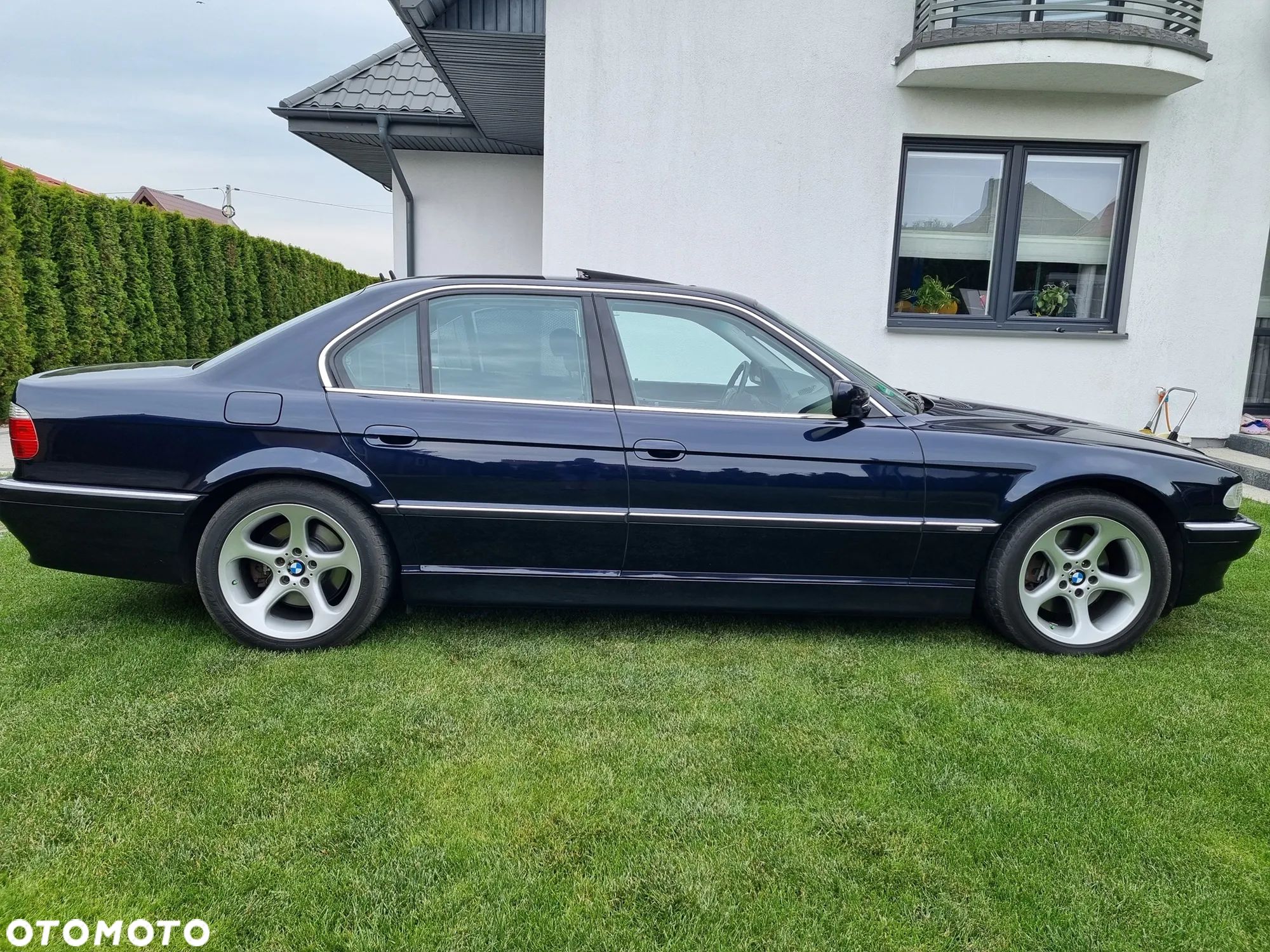 BMW Seria 7 750i - 1