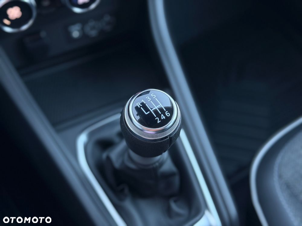 Renault Captur 1.0 TCe Intens - 18