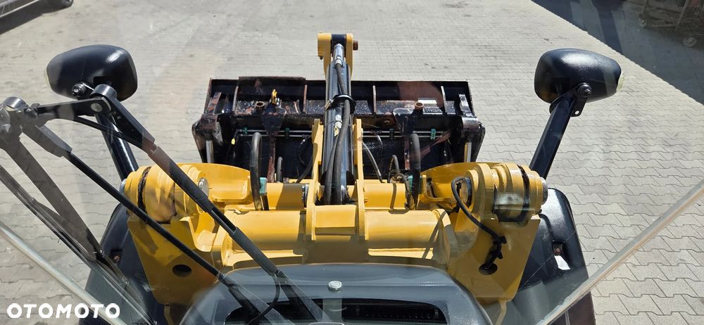 Caterpillar <<Ładowarka CAT 906H2, tylko 2900Mtg pełny serwis CAT,szczęka+widły,z Niemiec>>>> - 21
