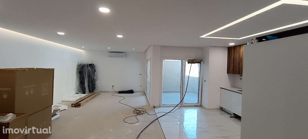 Apartamento T3 – 1.º Andar com Vista Piscina | Condomínio Privado - Grande imagem: 4/25