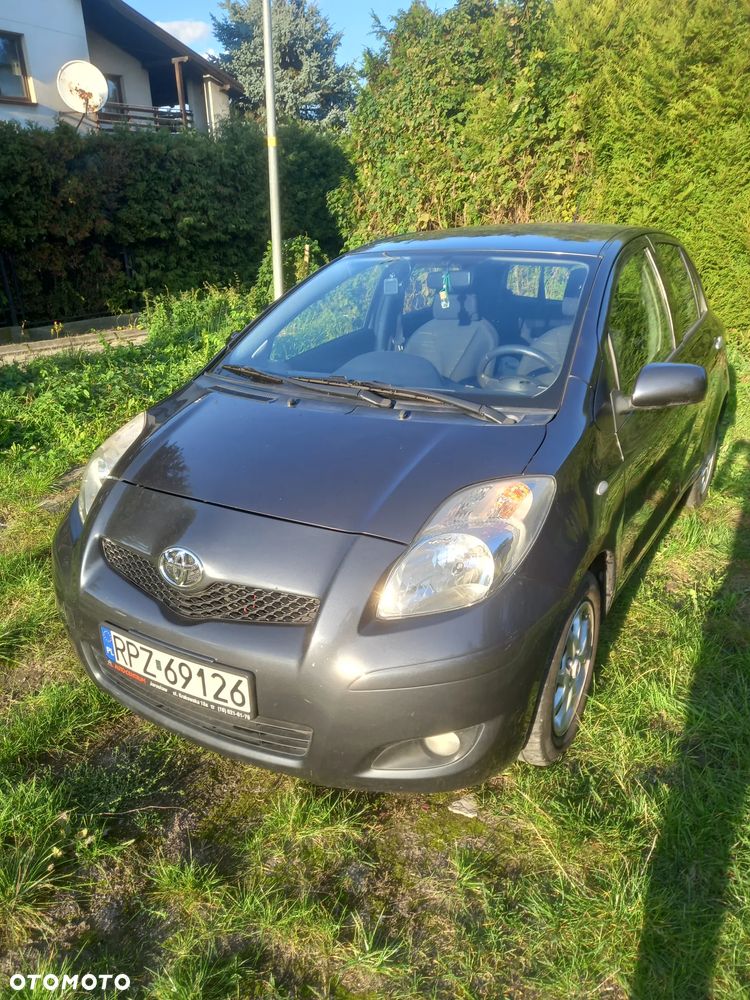 Toyota Yaris - 1