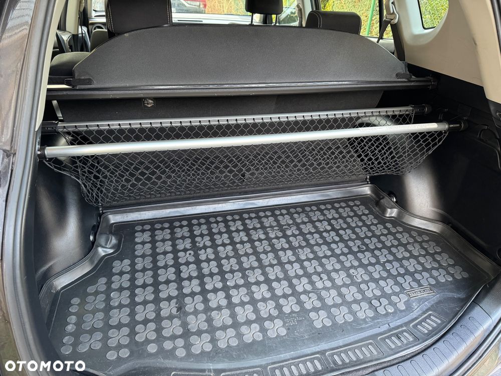 Toyota RAV4 Hybrid Premium 4x2 - 13