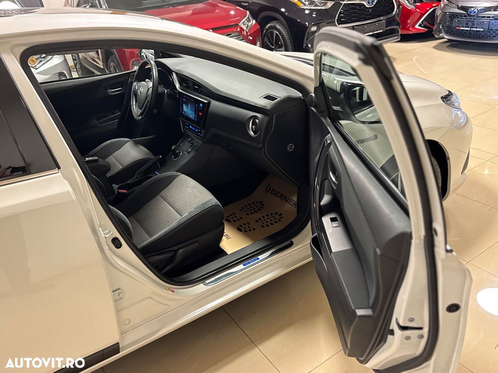 Toyota Auris ver-1-8-vvt--i-automatik-style-selection - 9