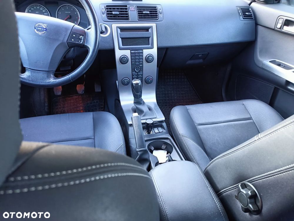 Volvo S40 1.8 - 12