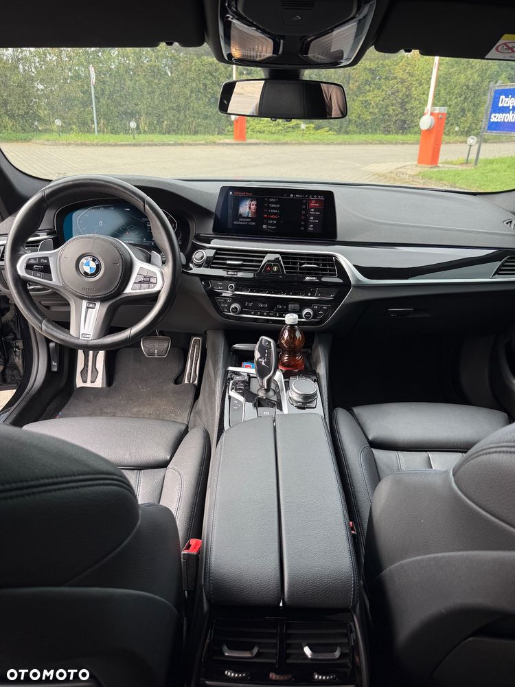 BMW Seria 5 520d MHEV M Sport sport - 8