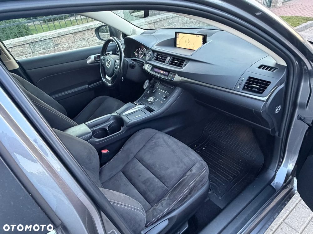 Lexus CT 200h Prestige - 10