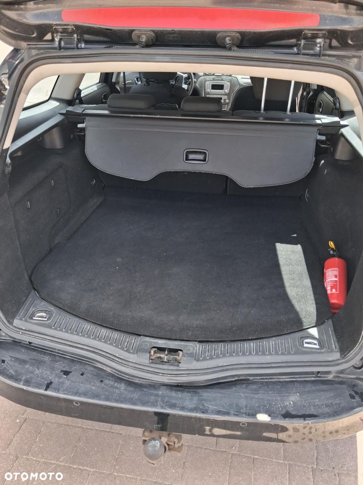 Ford Mondeo 2.0 TDCi Ambiente - 12