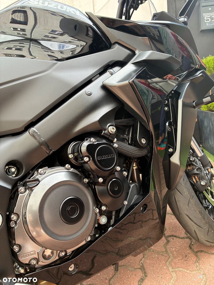 Suzuki GSX 1000 - 5