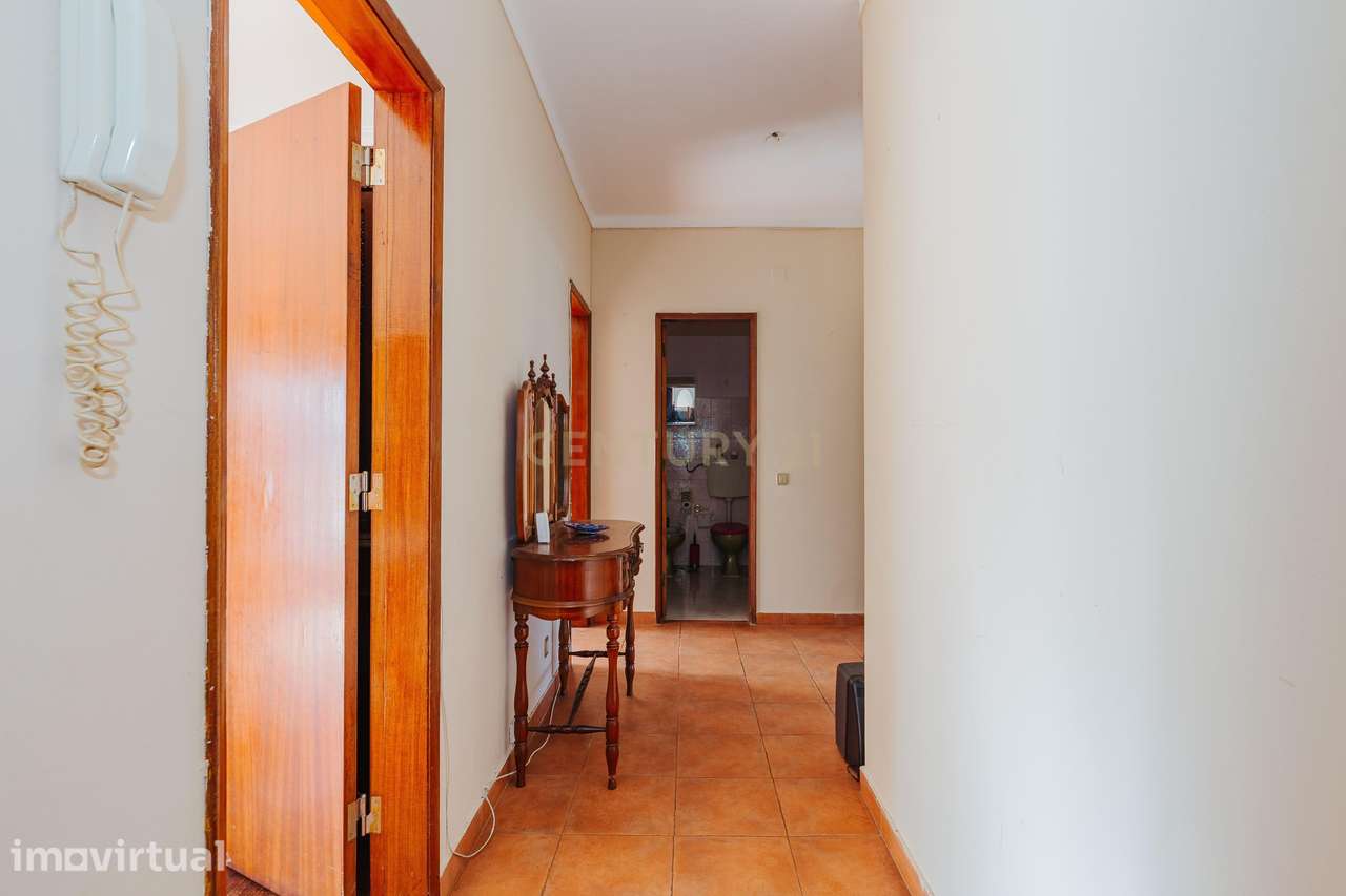 Apartamento T3 com 113m² e varanda localizado no Centro da cidade do C - Grande imagem: 2/32
