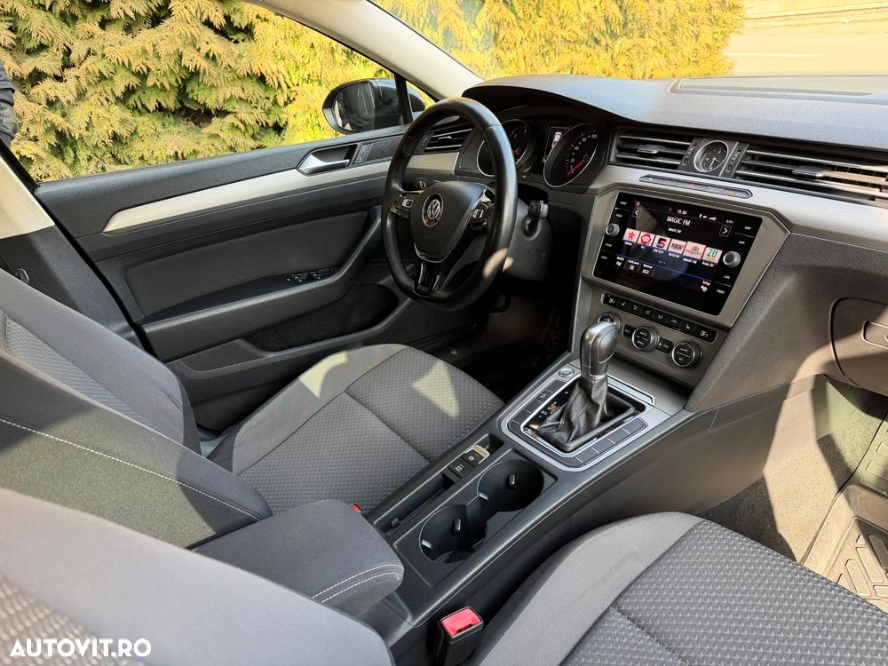 Volkswagen Passat - 4