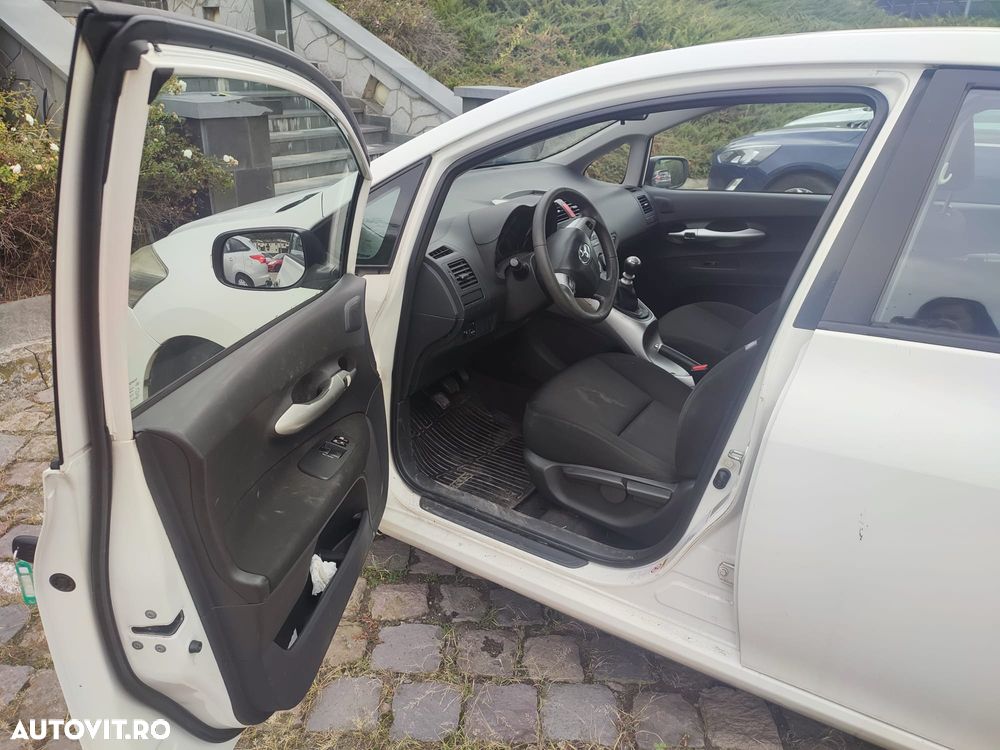 Toyota Auris - 10