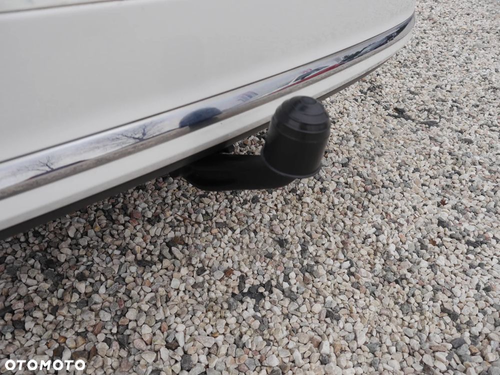 Volkswagen Passat 2.0 TDI BlueMotion Technology Exclusive - 16