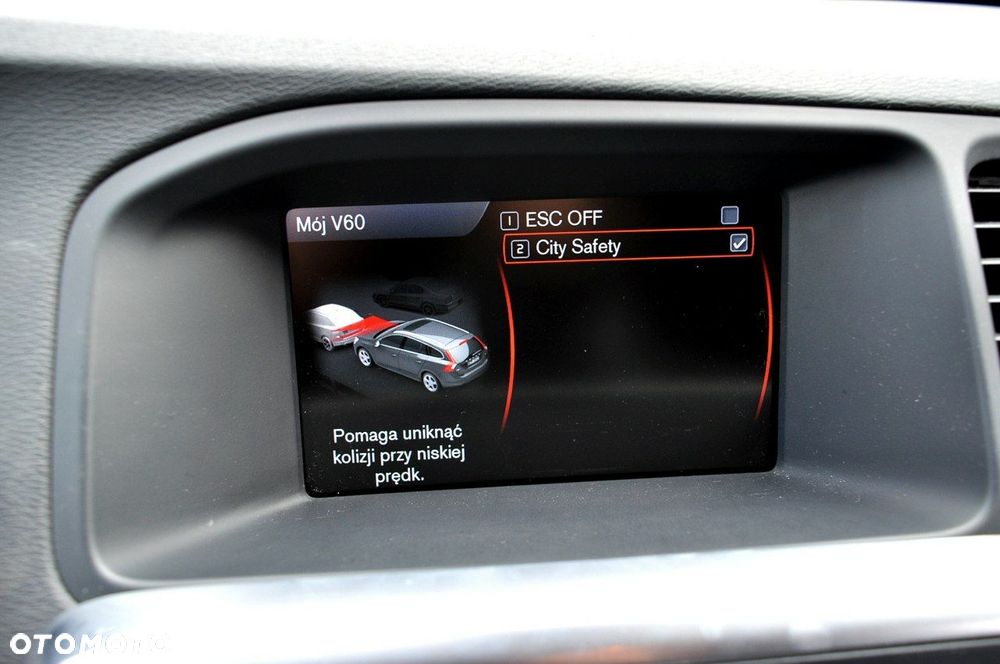 Volvo V60 D3 Geartronic Momentum - 30