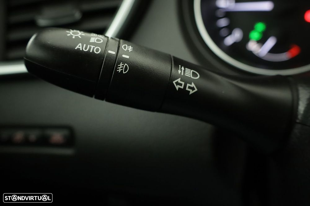 Nissan Qashqai 1.5 dCi N-Connecta 18 - 17