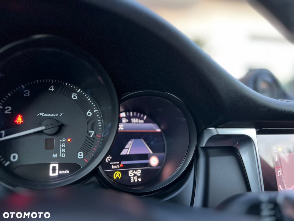 Porsche Macan T - 18