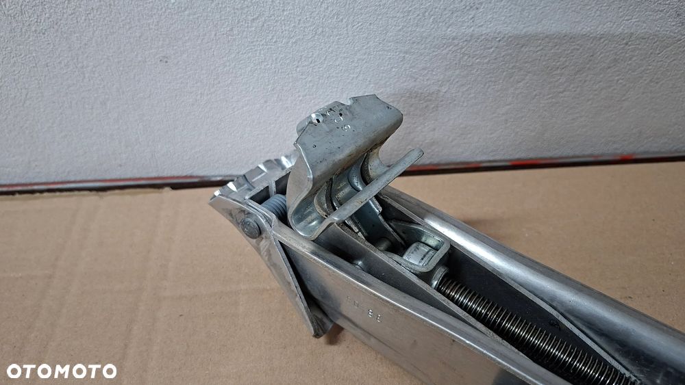 Audi A4 B6 B7 Lewarek Podnośnik 8EO011031D - 3