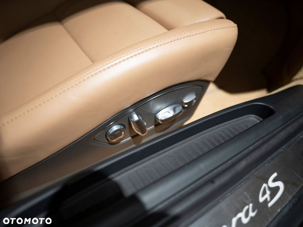 Porsche 911 - 34
