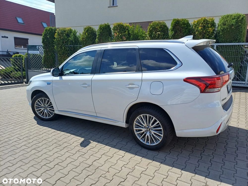 Mitsubishi Outlander 2.4 4WD Diamant+ - 4