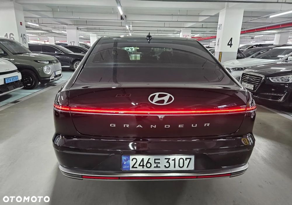 Hyundai Grandeur - 6
