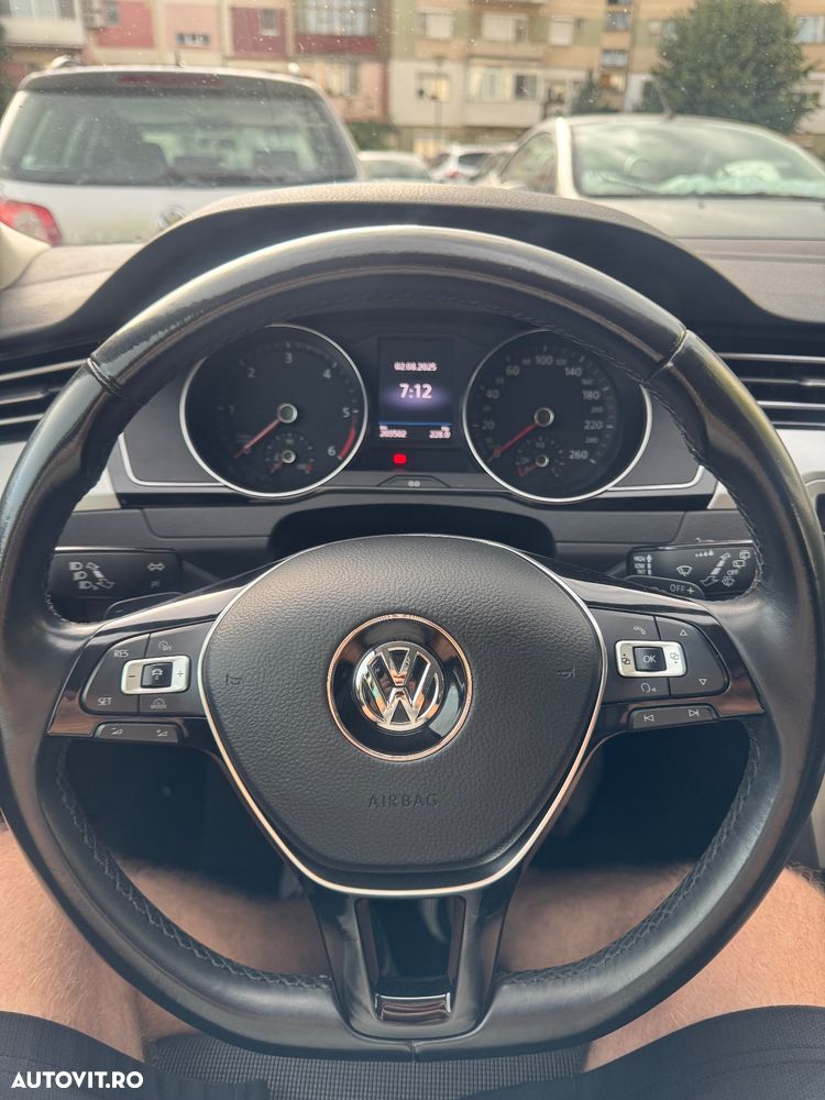 Volkswagen Passat 2.0 TDI (BlueMotion Technology) DSG Comfortline - 17