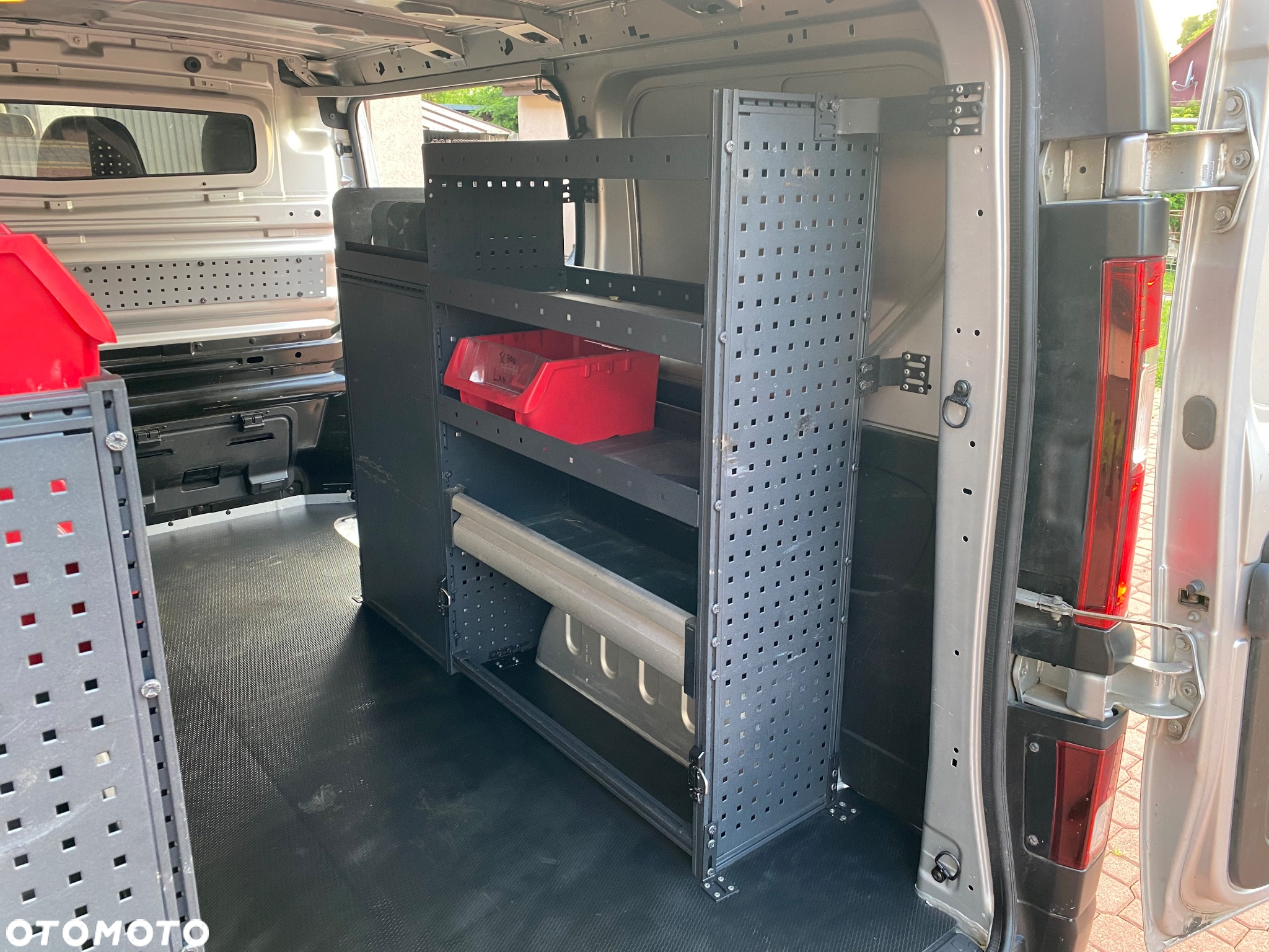 Renault TRAFIC L1 H1 profesjonalna zabudowa WARSZTATOWA - 11