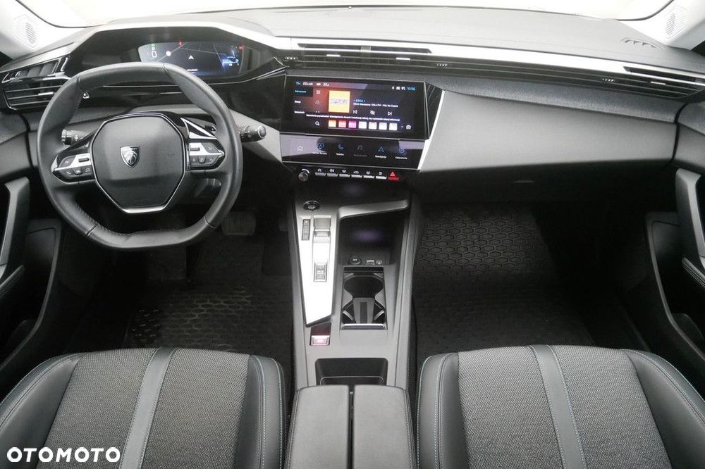 Peugeot 308 - 8