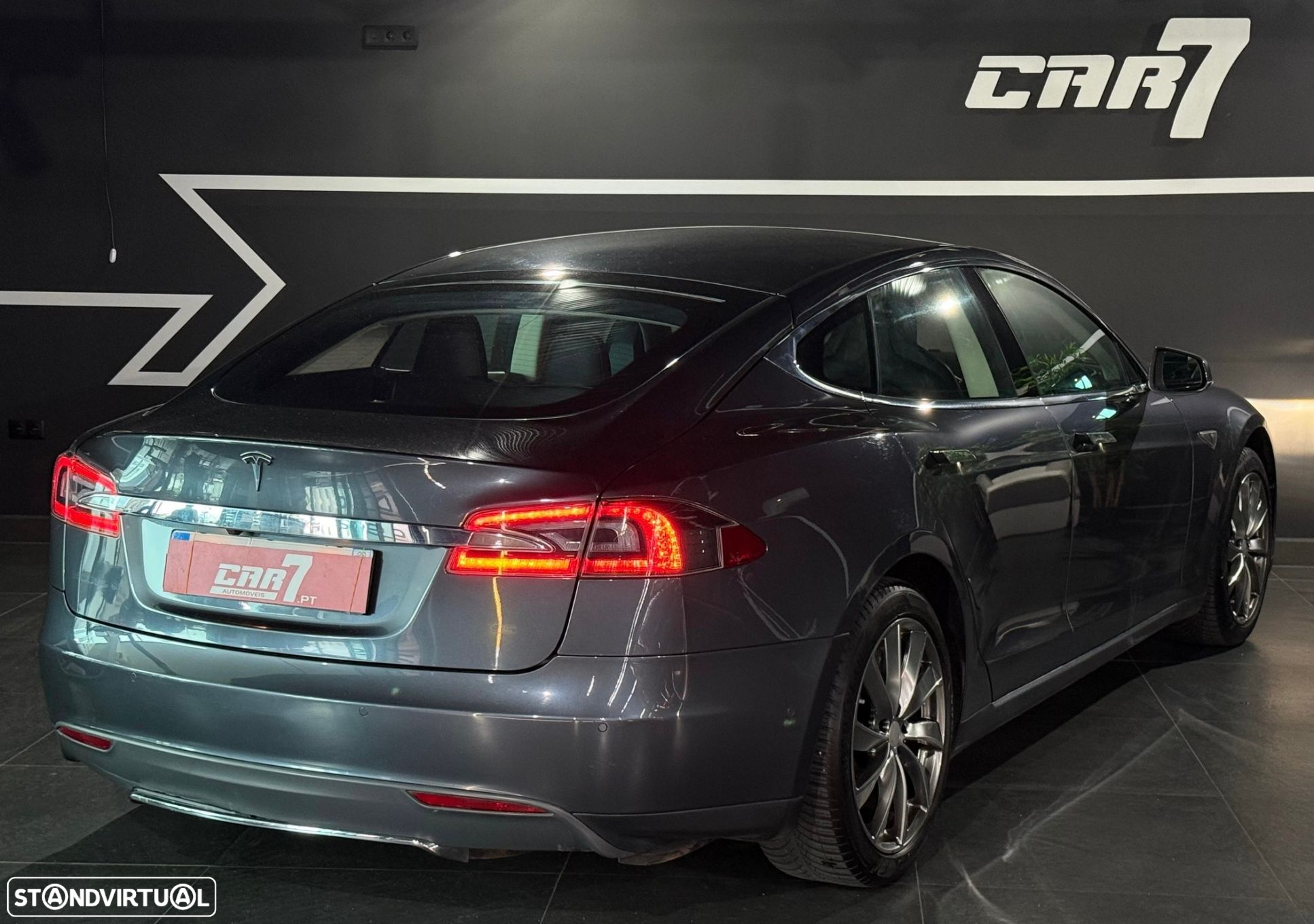 Tesla Model S 85D - 4