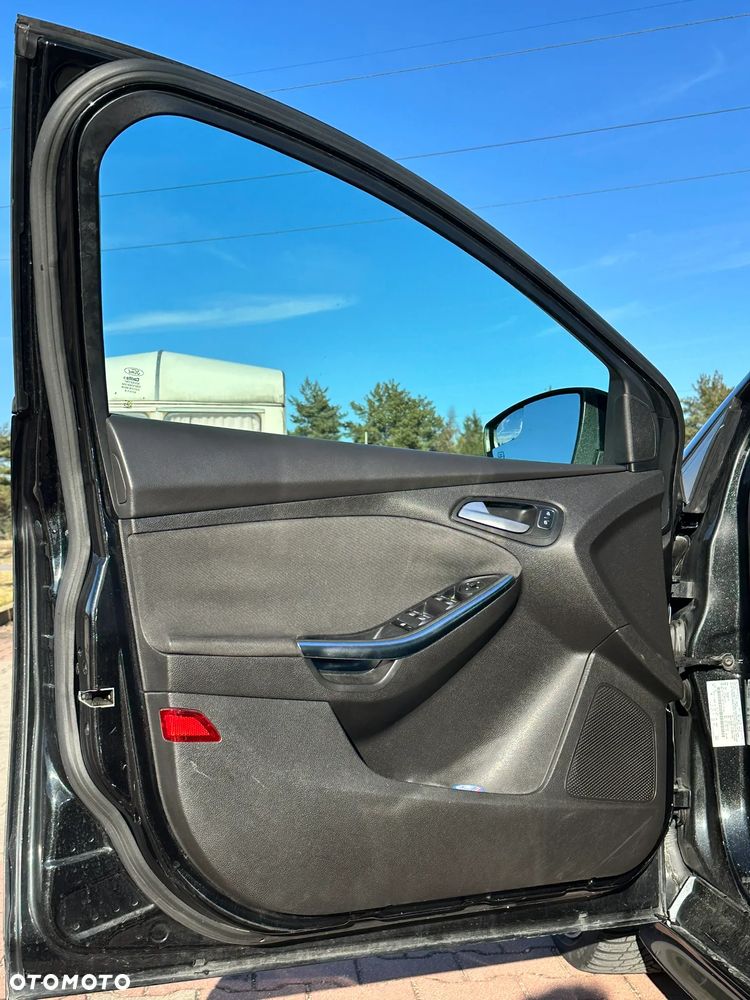 Ford Focus 2.0 EcoBoost ST - 25