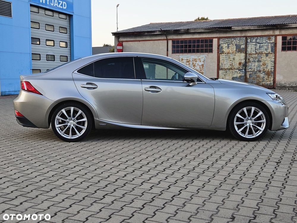 Lexus IS 300h Comfort - 7