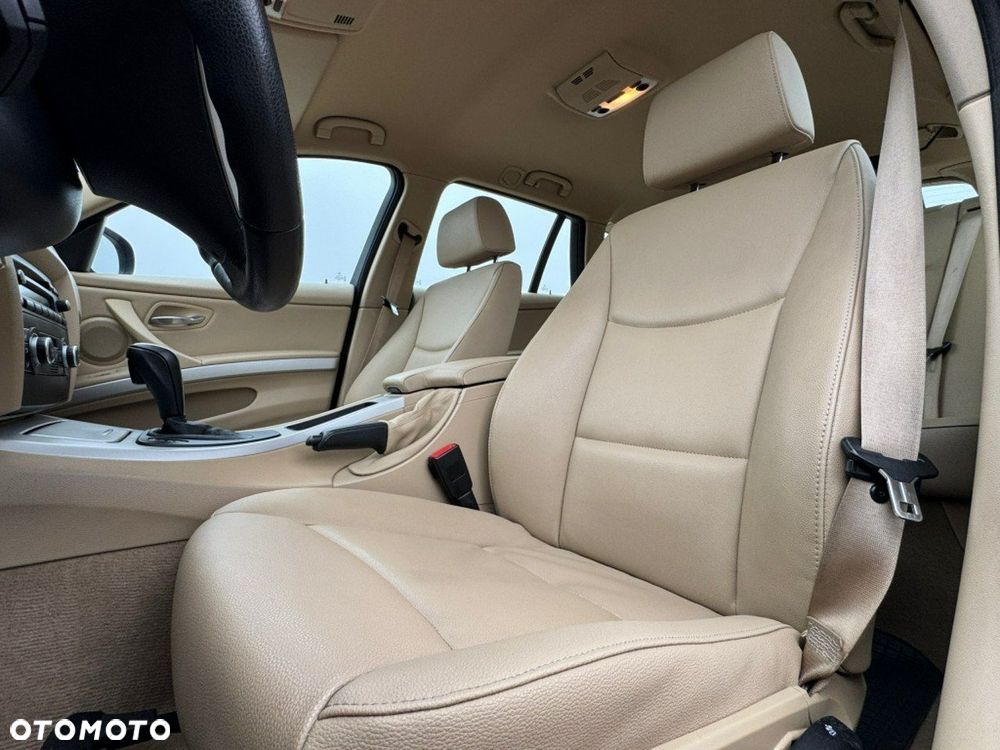 BMW Seria 3 318d - 12