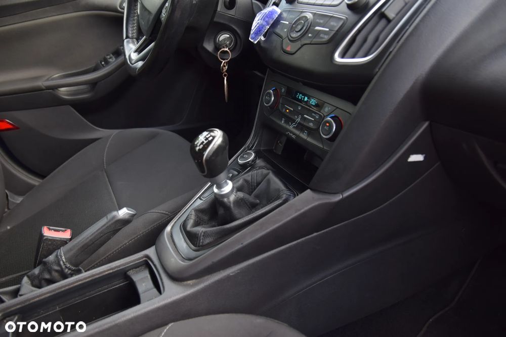 Ford Focus 1.5 EcoBoost Trend ASS - 29