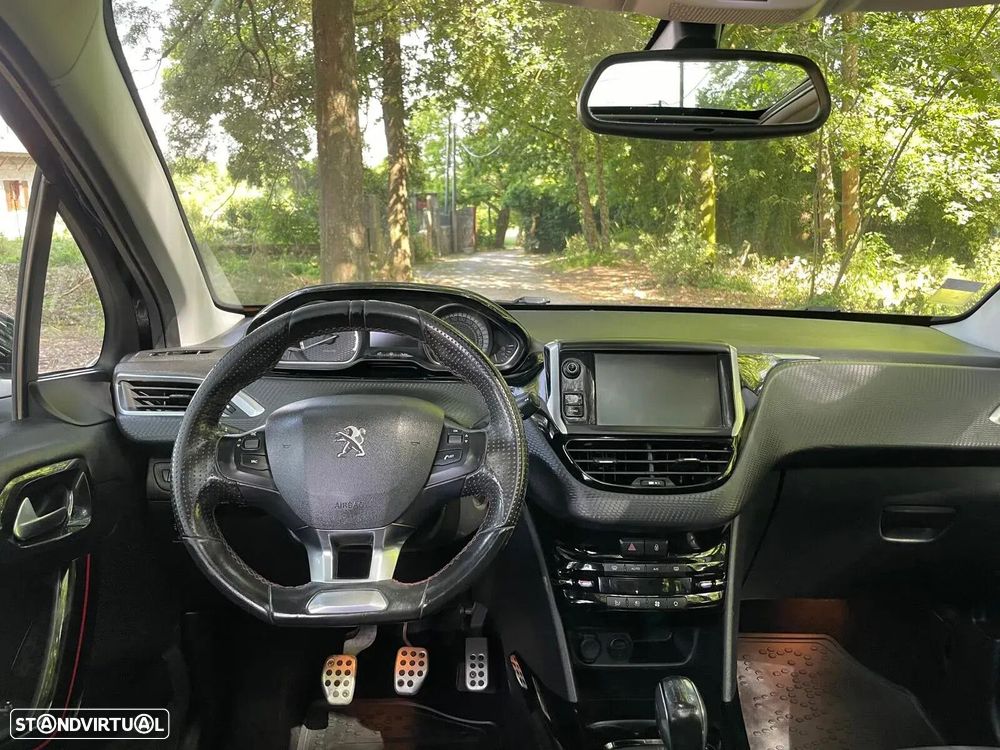 Peugeot 2008 1.2 PureTech GT Line - 16