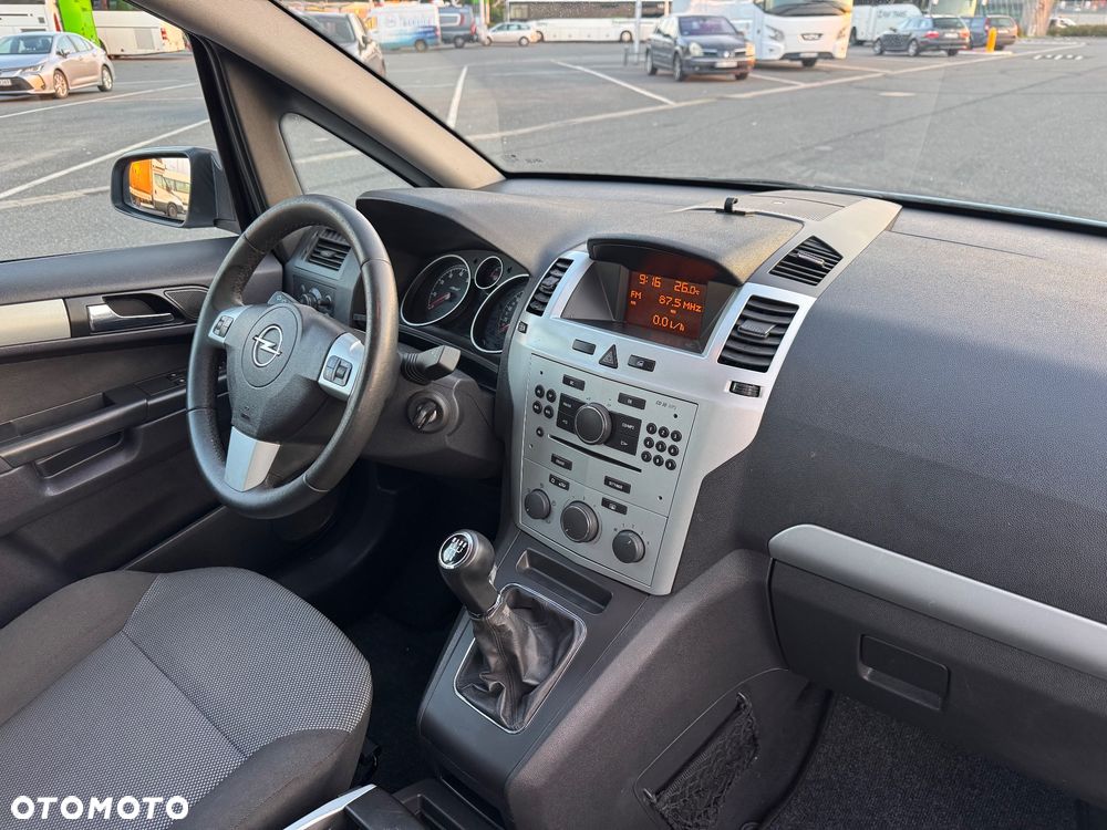 Opel Zafira - 15