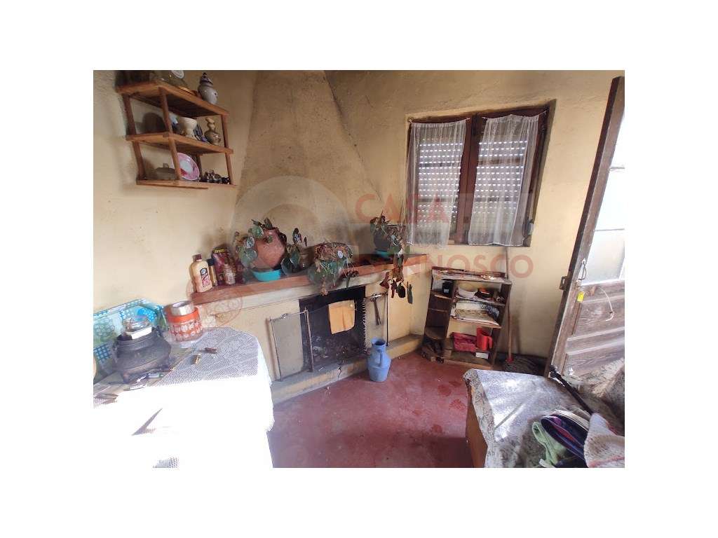 Moradia M3 com pátio e terreno com poço - Grande imagem: 5/17