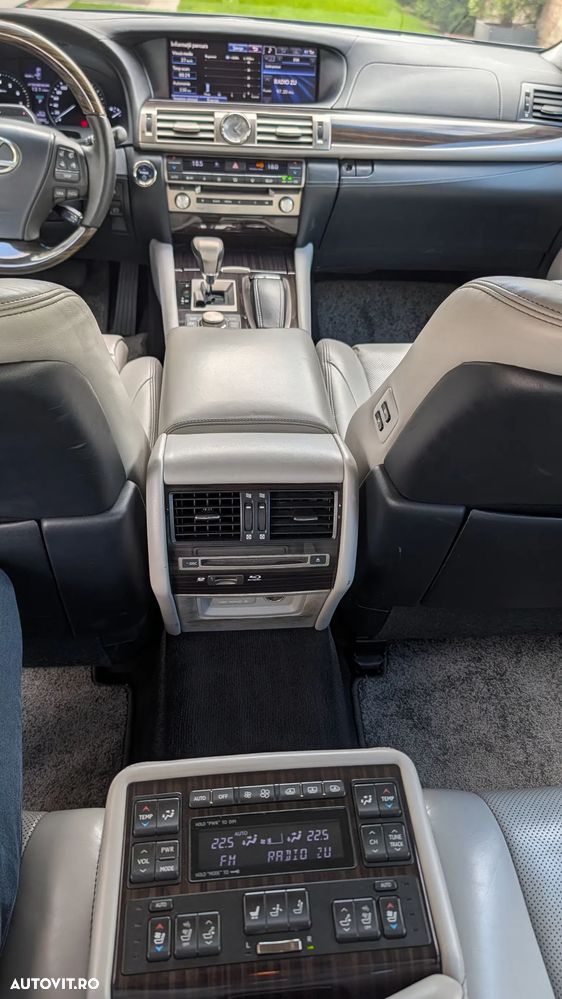 Lexus Seria LS - 13