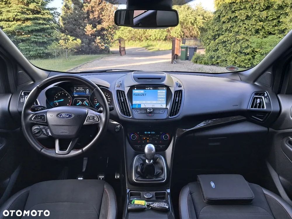 Ford Kuga 1.5 EcoBoost 2x4 ST-Line - 17