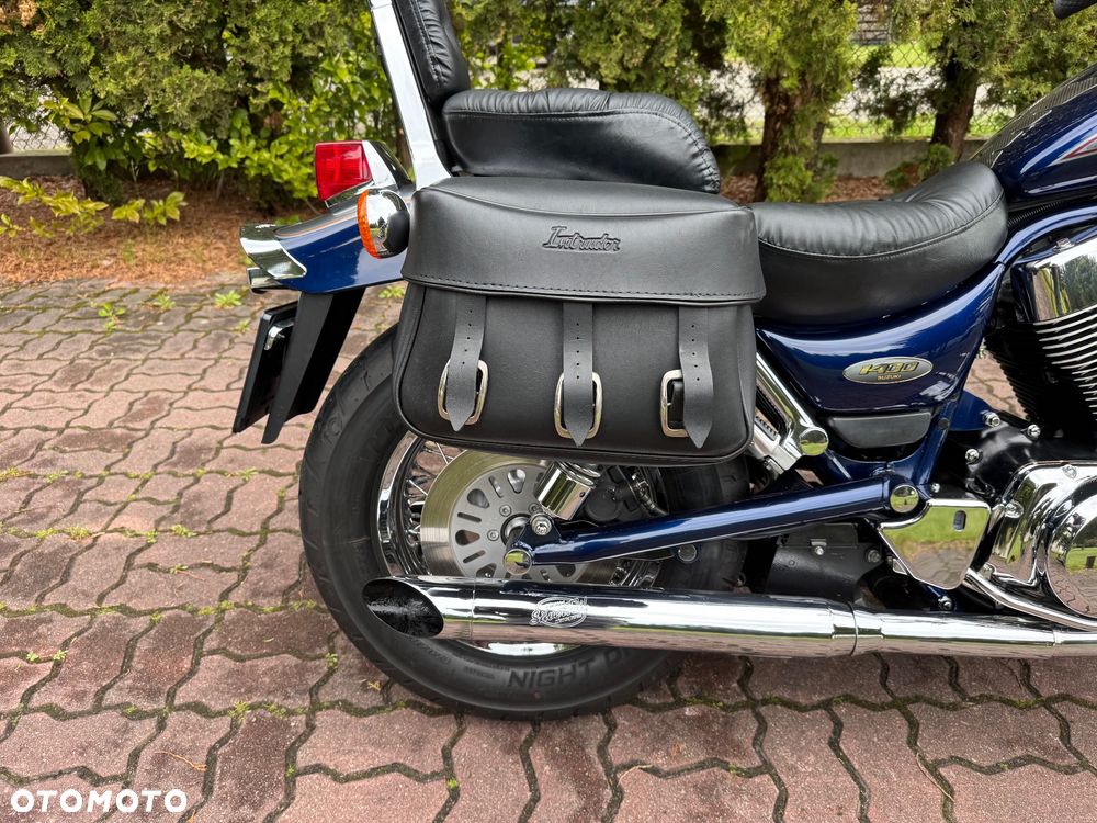 Suzuki Intruder - 12
