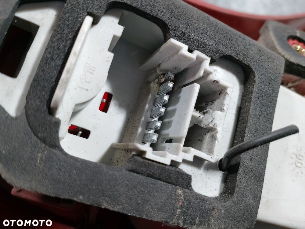 LAMPA TYLNA PRAWA RENAULT CLIO II LIFT 8200071414 HATCHBACK - 5