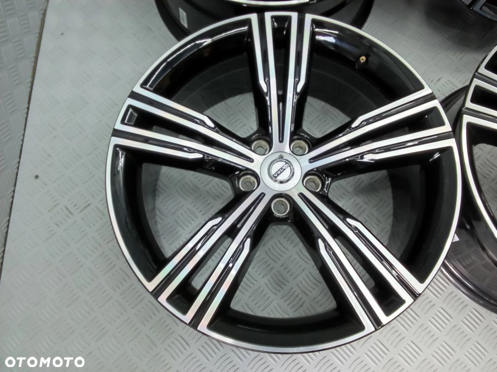 Felgi Volvo V60 S60 V90 S90 XC40 XC60 XC90 8Jx19 et42 5x108 - 6