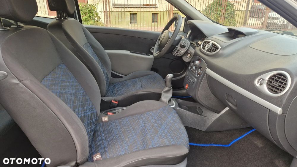 Renault Clio - 12