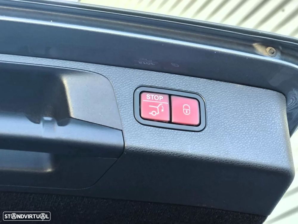 Mercedes-Benz E 300 de AMG Line - 35