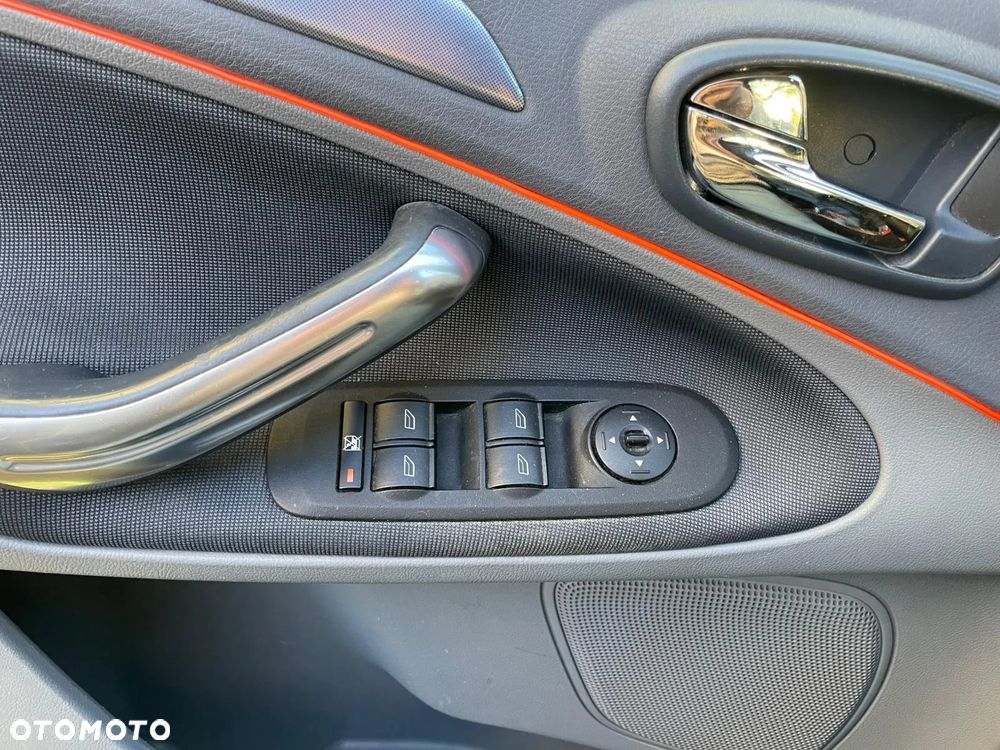 Ford Galaxy 2.0 Ghia - 12