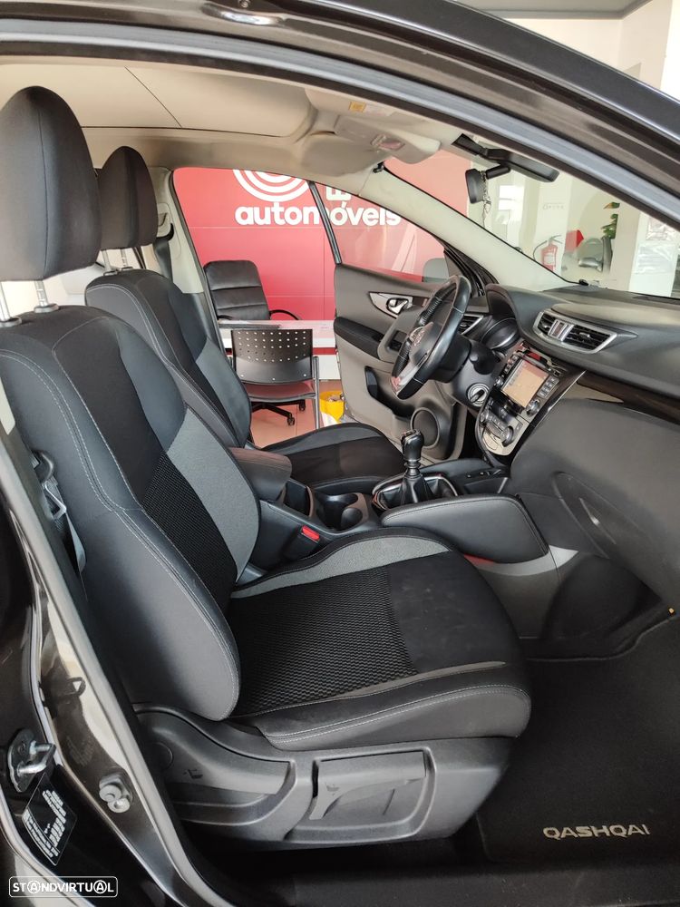 Nissan Qashqai 1.5 dCi N-Connecta RS+PS - 18