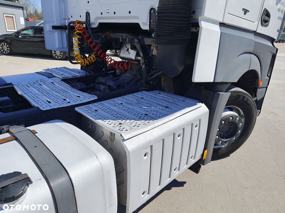 Mercedes-Benz ACTROS 1845 315/70R22,5 - 7