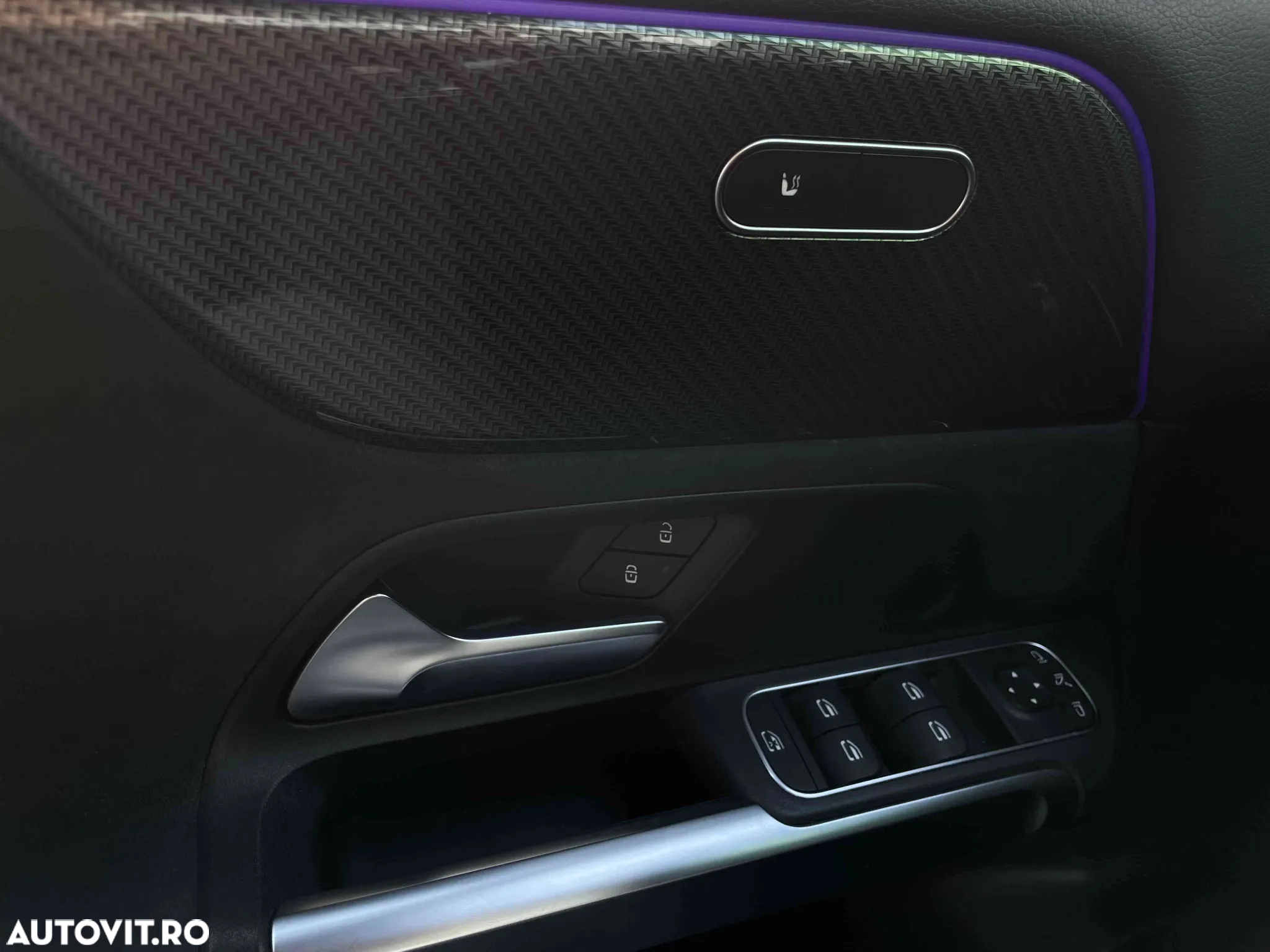 Mercedes-Benz GLB - 11