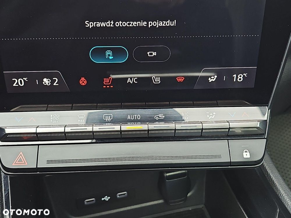 Renault Austral 1.3 TCe mHEV Iconic - 21